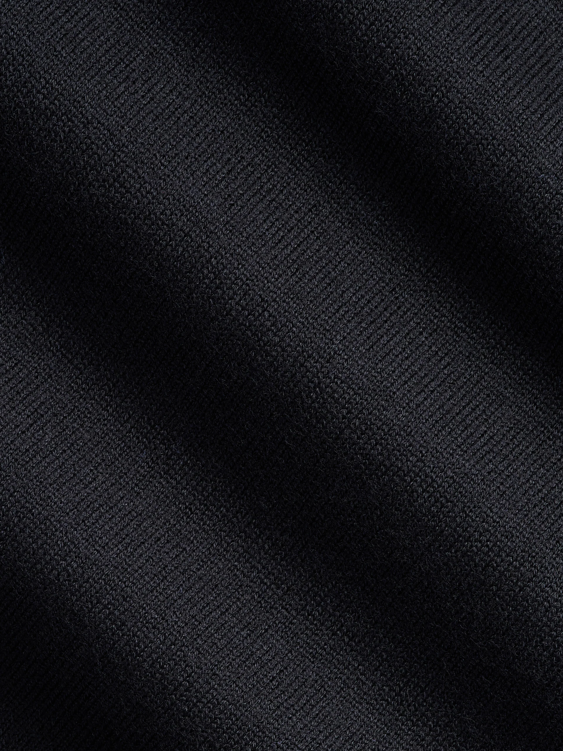 xSweater Merino V-Neck Midweight - Black - Image 7